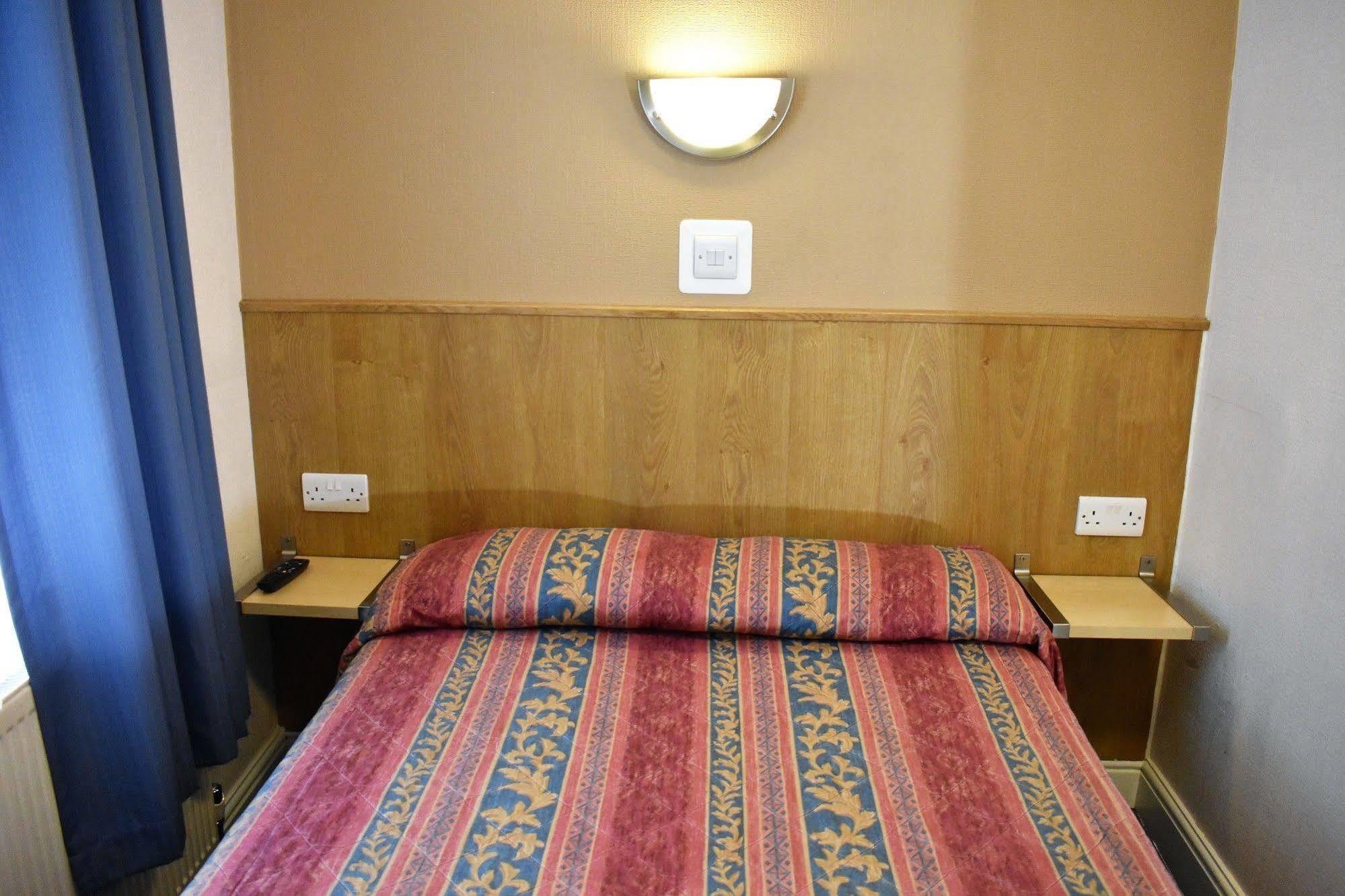 Macdonald Hotel London Exteriör bild